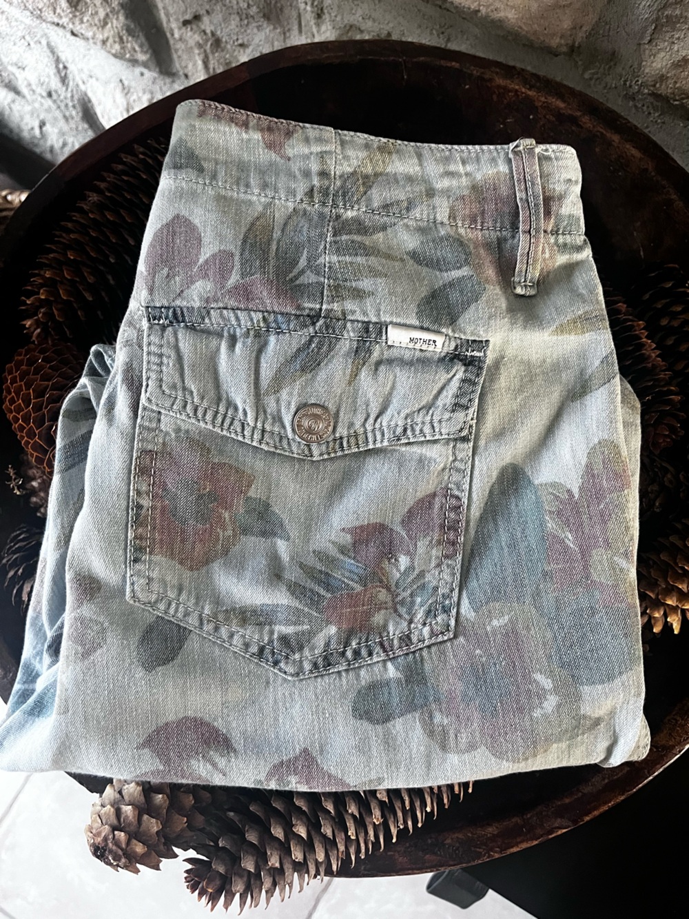 MOTHER The misfit Floral Jeans Fresh Cut Chambray size 29 Like New